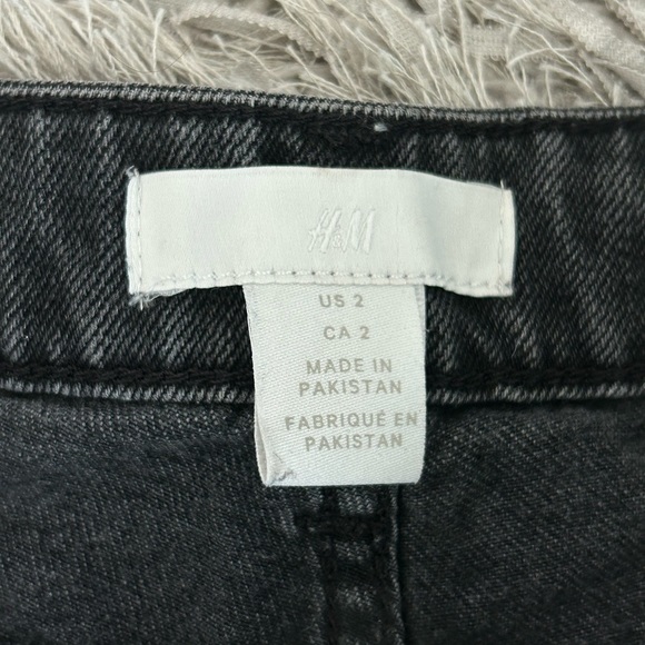 H&M denim shorts - Picture 3 of 3